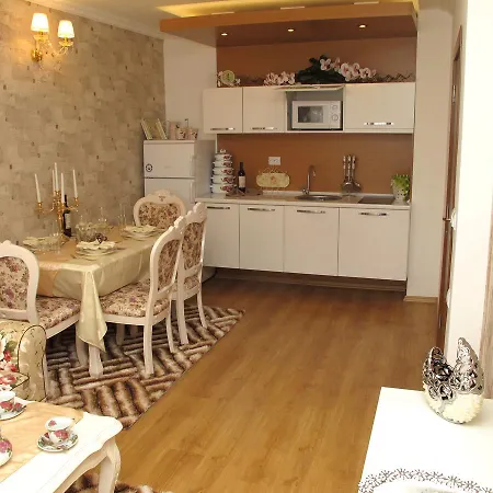 Sweet Homes 3 Apartament *
